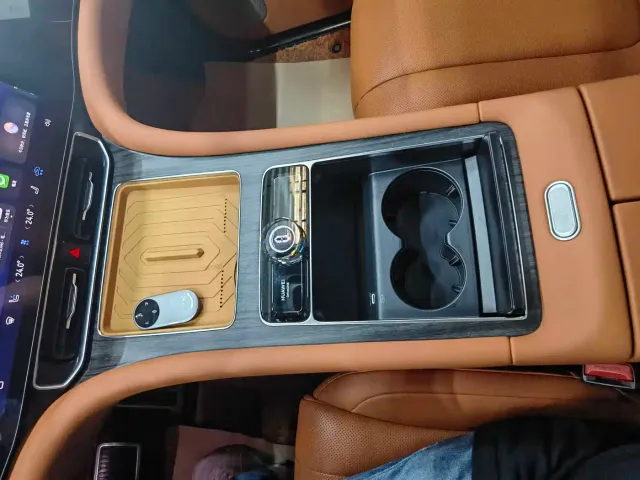 AITO Wenjie AITO M9 2024 Range Extender Max Edition 42kWh 6-seater — Фото автомобиля 13