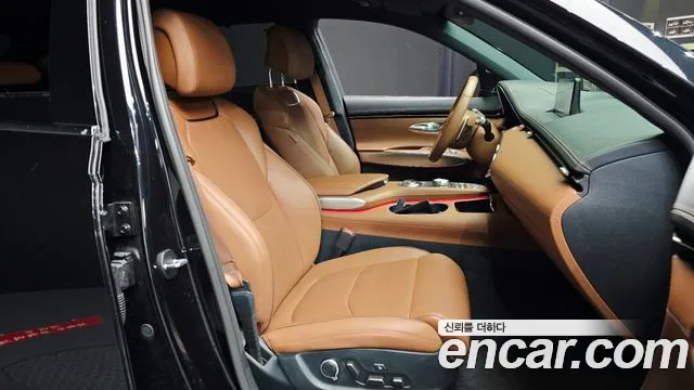 Genesis GV70 — Фото автомобиля 16
