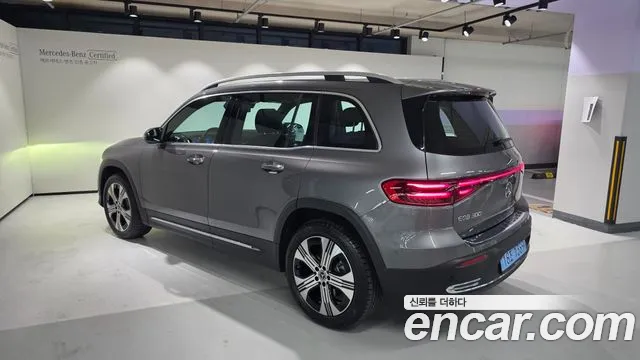 Mercedes-Benz EQB — Фото автомобиля 2