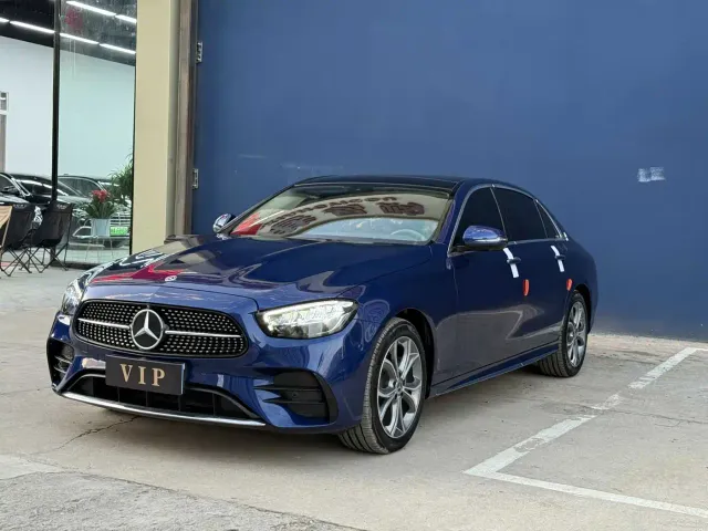 Фотография автомобиля — Mercedes-Benz E-Class