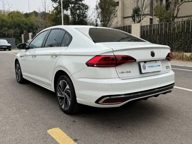 Volkswagen Bora — Фото автомобиля 10