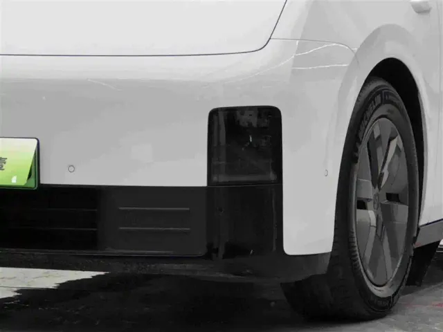 Li Auto MEGA — Фото автомобиля 4
