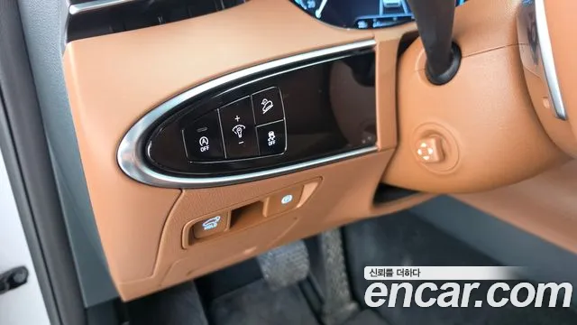Genesis GV70 — Фото автомобиля 25