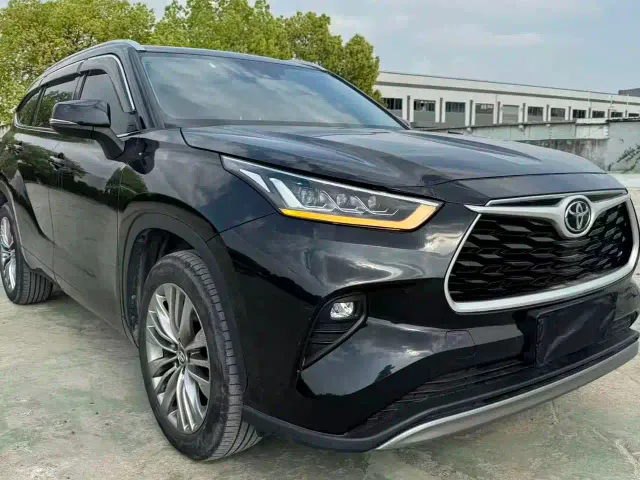 Toyota Highlander — Фото автомобиля 3