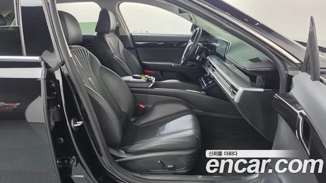 Hyundai Grandeur Grandeur (GN7) 2.5 Бензин 2WD — Фото автомобиля 23