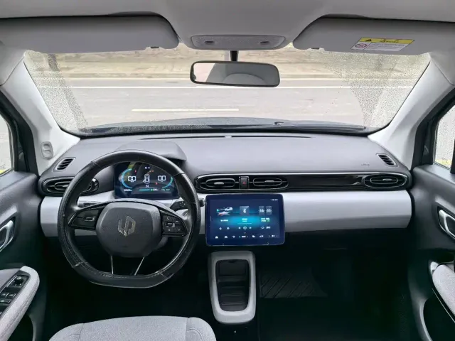 Leapmotor T03 — Фото автомобиля 6