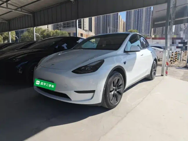 Фотография автомобиля — Tesla Model Y