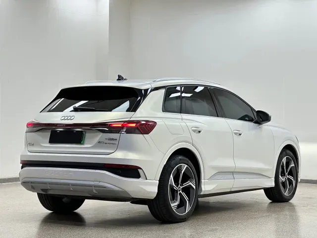 Audi Q4 e-tron — Фото автомобиля 6