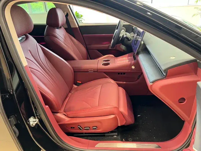 Voyah Auto VOYAH Zhuiguang L 2025 Mid-configuration Model — Фото автомобиля 11