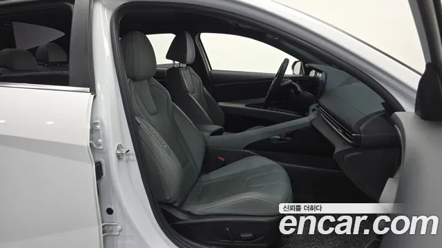 Hyundai Avante CN7 — Фото автомобиля 11