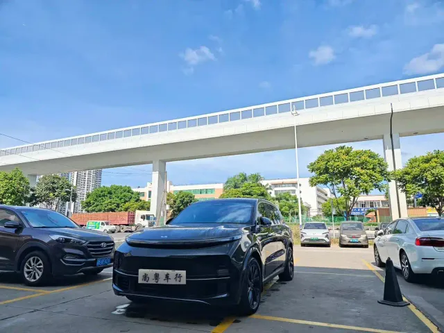 Фотография автомобиля — Li Auto L8