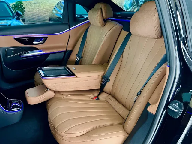 Mercedes-Benz E-Class — Фото автомобиля 11