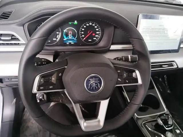 BYD Qin — Фото автомобиля 10