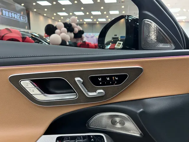 Mercedes-Benz E-Class — Фото автомобиля 10