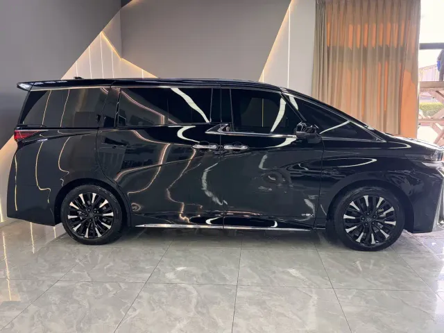 Toyota Vellfire — Фото автомобиля 11