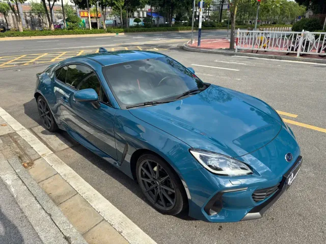 Subaru BRZ — Фото автомобиля 3