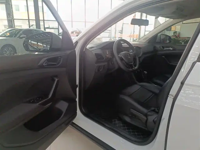 Volkswagen T-Cross — Фото автомобиля 11
