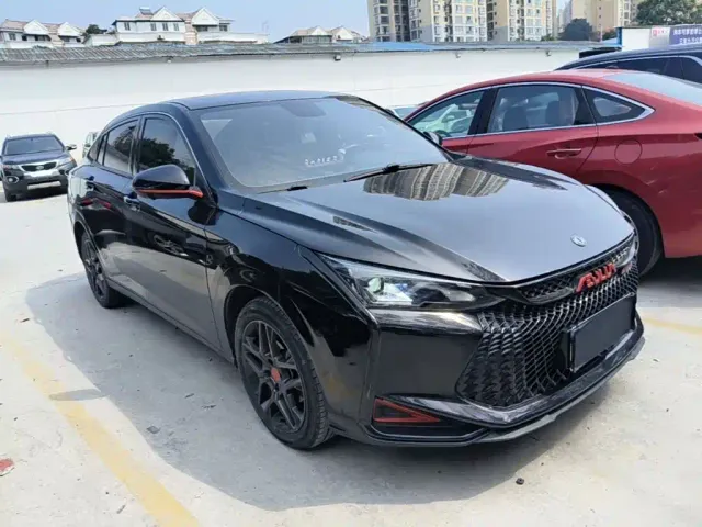 Dongfeng Yixuan — Фото автомобиля 3