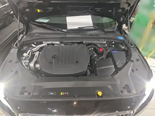 Volvo S90 — Фото автомобиля 19