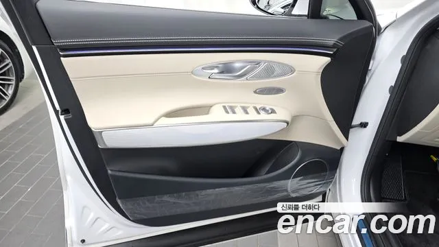 Genesis GV70 — Фото автомобиля 13