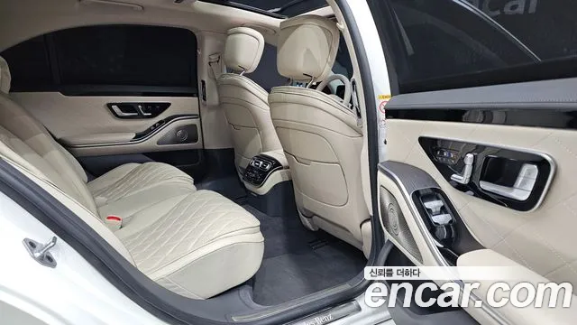 Mercedes-Benz S-Class — Фото автомобиля 12