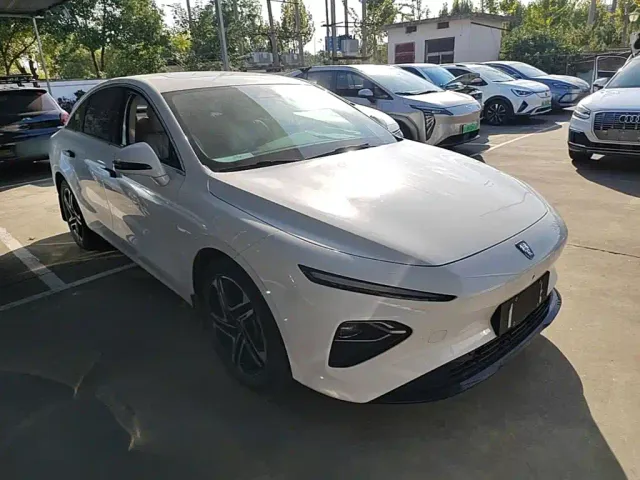 Roewe D7 — Фото автомобиля 3