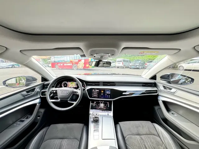 Audi A7L — Фото автомобиля 8