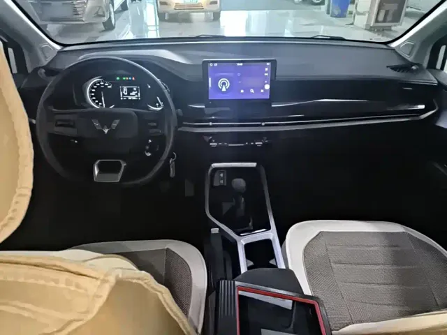 Wuling Jiachen — Фото автомобиля 9