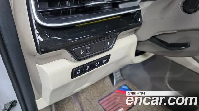 Kia Canival — Фото автомобиля 4