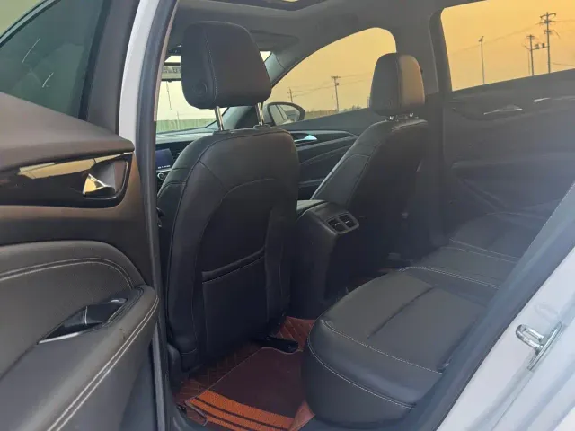 Buick Regal — Фото автомобиля 8