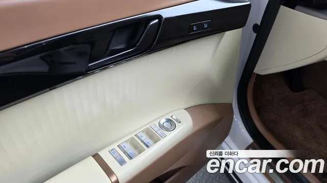 Hyundai Grandeur GN7 — Фото автомобиля 29