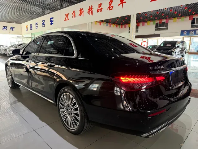 Mercedes-Benz E-Class — Фото автомобиля 15