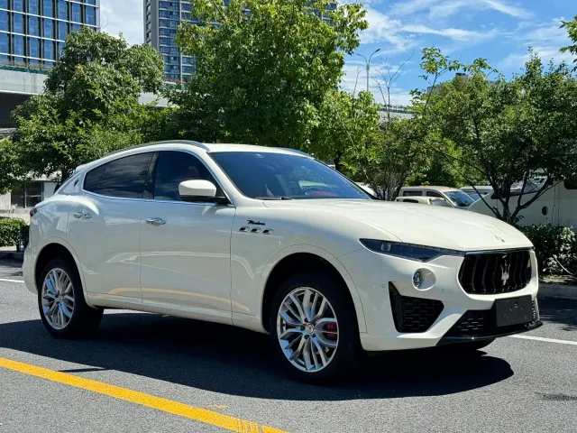 Maserati Levante — Фото автомобиля 3