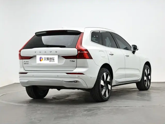 Volvo XC60 — Фото автомобиля 3