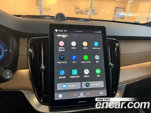 Volvo XC90 — Фото автомобиля 13