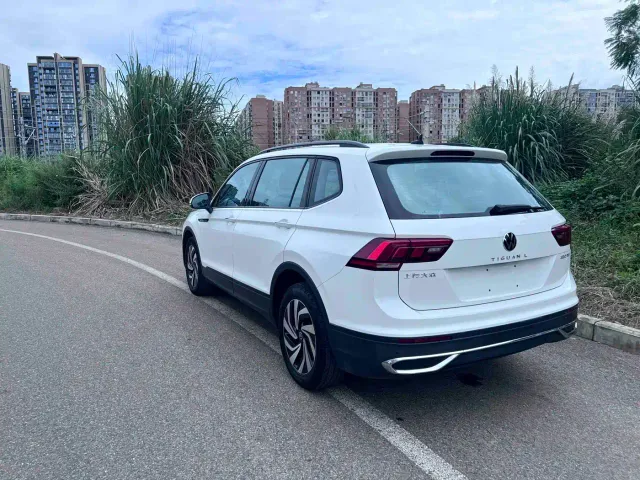 Volkswagen Tiguan L — Фото автомобиля 4