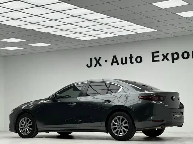 Mazda Axela — Фото автомобиля 6