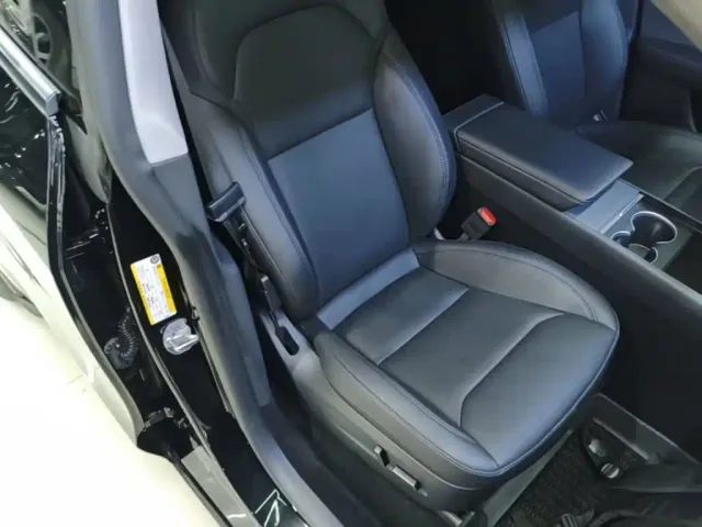Tesla Model Y — Фото автомобиля 24