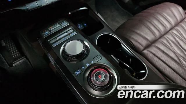 Genesis GV70 2.5T Бензин AWD — Фото автомобиля 8