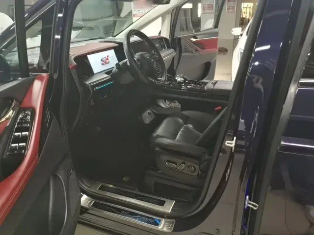GAC Trumpchi E9 — Фото автомобиля 14