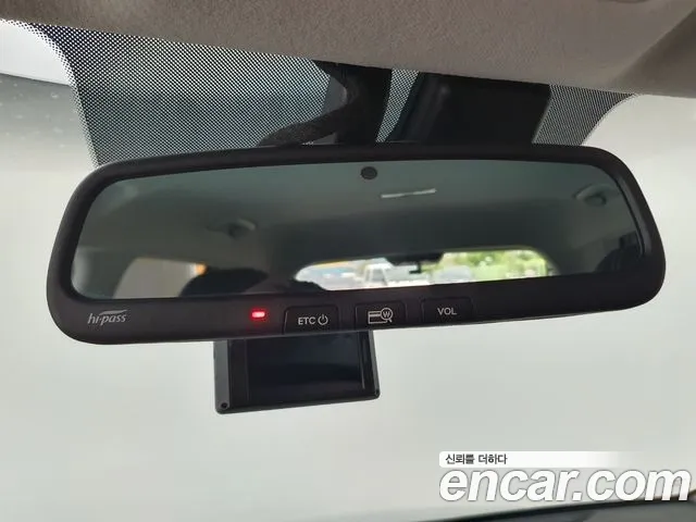 Hyundai Venue — Фото автомобиля 17