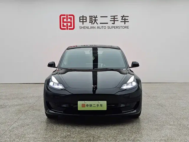 Tesla Model 3 — Фото автомобиля 5