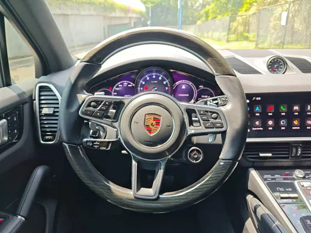 Porsche Cayenne — Фото автомобиля 11