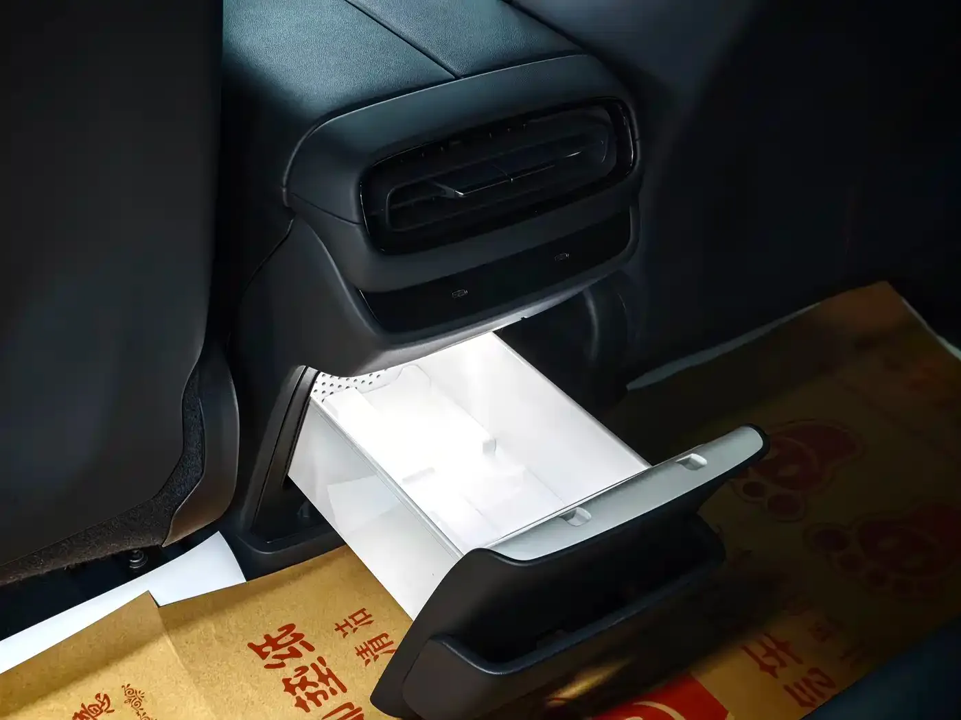 Xiaomi Auto Xiaomi SU7 2024 RWD Ultra Long Range Advanced Smart Driving Pro Edition — Фото автомобиля 21