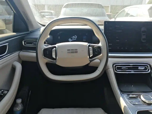 Geely Galaxy Stellar 6 — Фото автомобиля 14