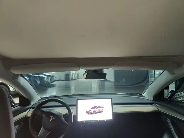 Tesla Model 3 — Фото автомобиля 17