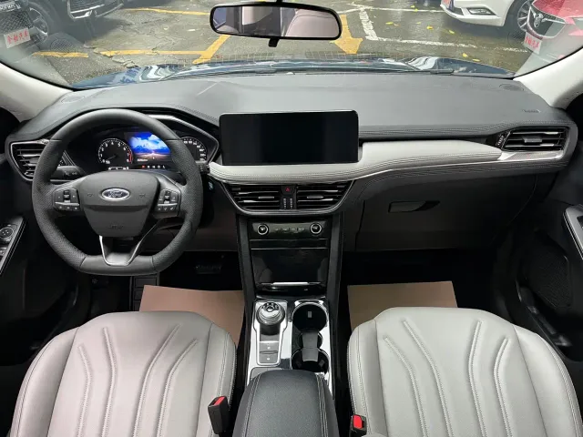 Ford Escape — Фото автомобиля 11