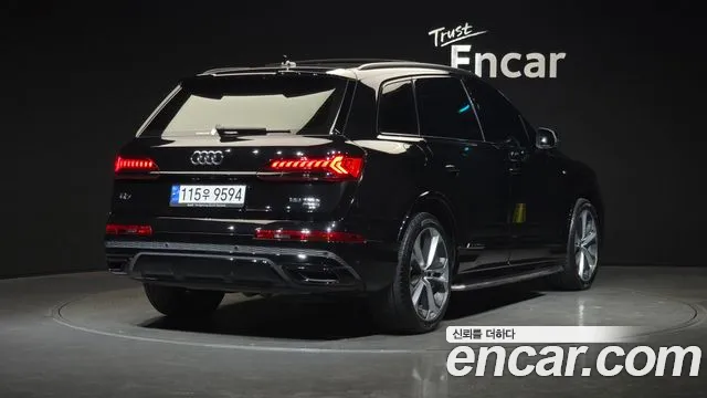 Audi Q7 55 TFSI quattro Premium — Фото автомобиля 2