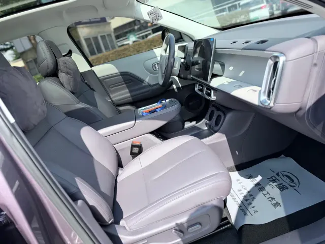 Leapmotor B10 — Фото автомобиля 12