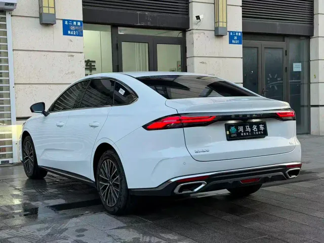 Geely Emgrand — Фото автомобиля 11